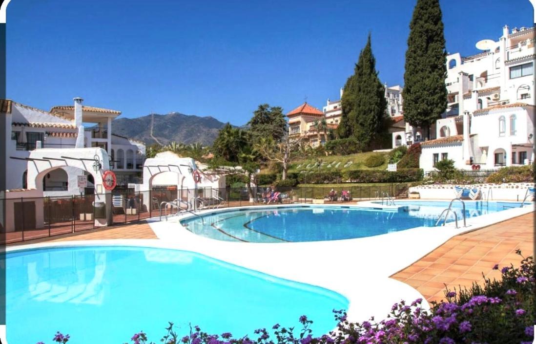 Appartamento Apartamento Pueblo Evita Benalmádena Esterno foto