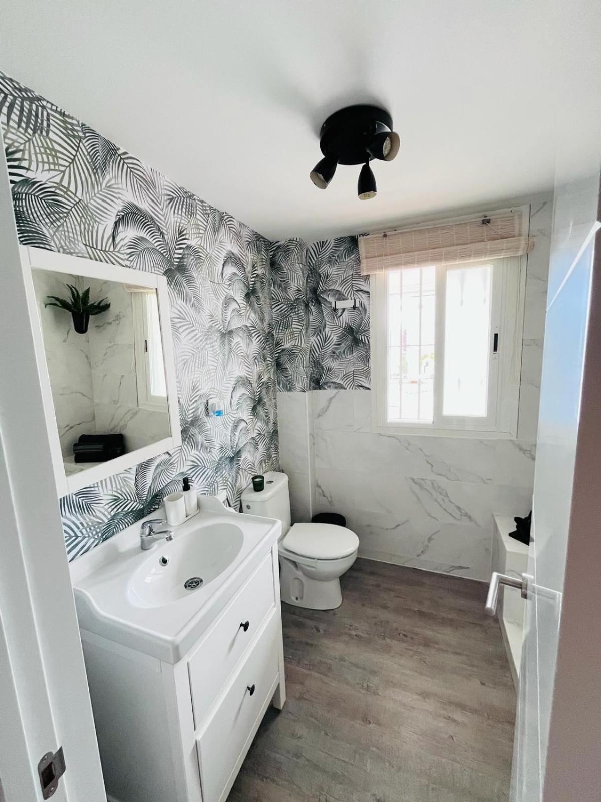 Appartamento Apartamento Pueblo Evita Benalmádena Esterno foto